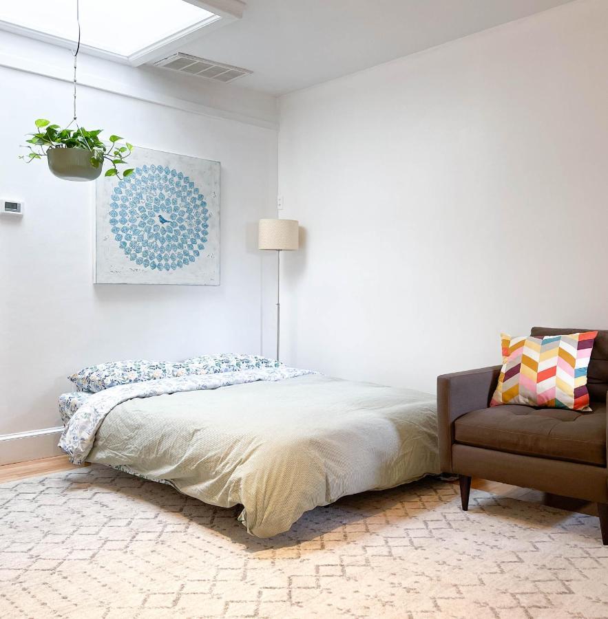 Appartamento Charming 2Nd Fl Retreat, Heart Of Capitol Hill Washington Esterno foto